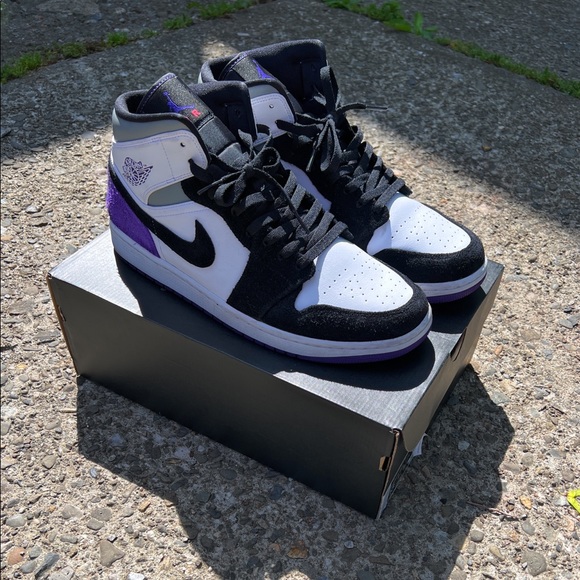 Jordan Other - Nike Air Jordan 1 Se Mid White purple Size 13 Mens